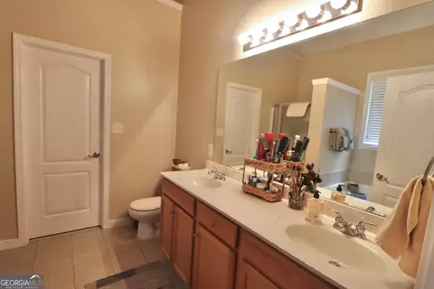 Bath - 190 Roundtree Way, Williamson, GA 30292 photo 4 of 6
