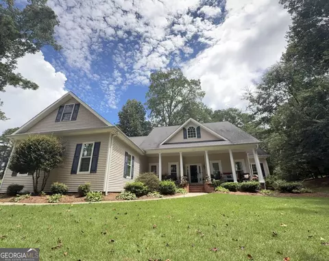 231 N Lakeshore Dr, Carrollton, GA 30117