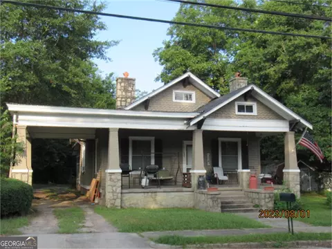 210 S 4th St, Tennille, GA 31089