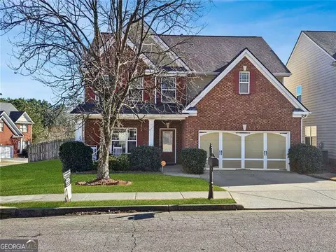 689 Lynnfield Dr, Lawrenceville, GA 30045