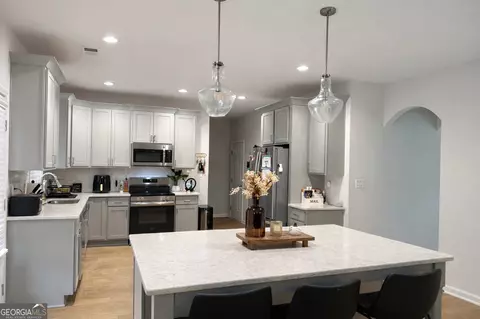 Kitchen - 4355 Cornwall Dr, Forsyth, GA 31029 photo 2 of 2