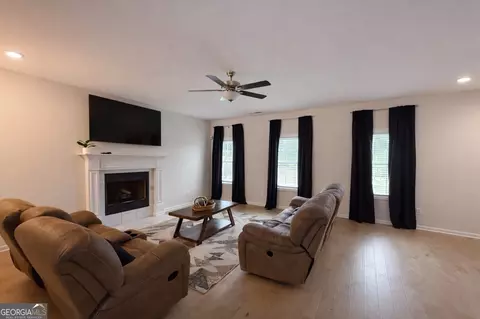 Living - 4355 Cornwall Dr, Forsyth, GA 31029 photo 1 of 2