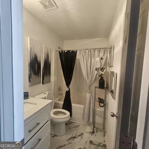 Bath - 239 Kyndal Dr, Hampton, GA 30228 photo 1 of 3