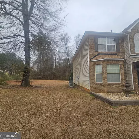 Exterior - 239 Kyndal Dr, Hampton, GA 30228 photo 2 of 4