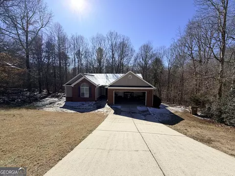 212 W Sycamore Dr, Winder, GA 30680