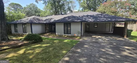 3325 N Quay Dr, Columbus, GA 31909