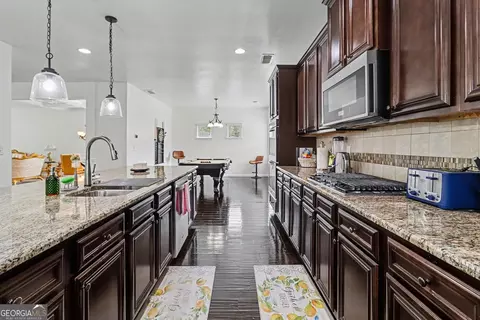 Entry Way - 622 Stream Ct, Fairburn, GA 30213 photo 2 of 3
