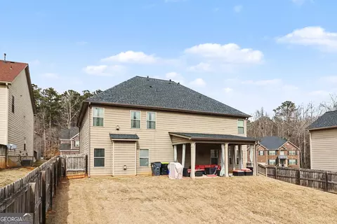 Exterior - 622 Stream Ct, Fairburn, GA 30213 photo 7 of 11