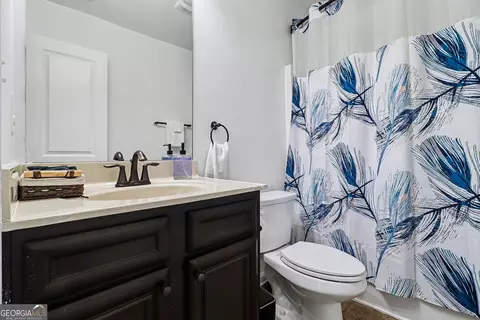 Bath - 622 Stream Ct, Fairburn, GA 30213 photo 1 of 5