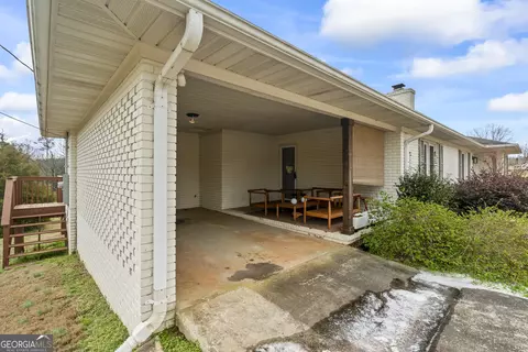 Exterior - 555 Hubbard Rd, Carnesville, GA 30521 photo 8 of 16