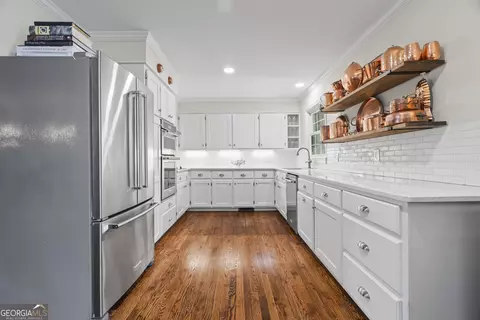 Kitchen - 555 Hubbard Rd, Carnesville, GA 30521 photo 2 of 6