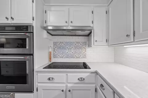 Kitchen - 555 Hubbard Rd, Carnesville, GA 30521 photo 3 of 6
