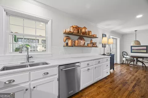 Kitchen - 555 Hubbard Rd, Carnesville, GA 30521 photo 5 of 6