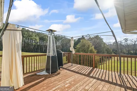 Exterior - 555 Hubbard Rd, Carnesville, GA 30521 photo 5 of 16