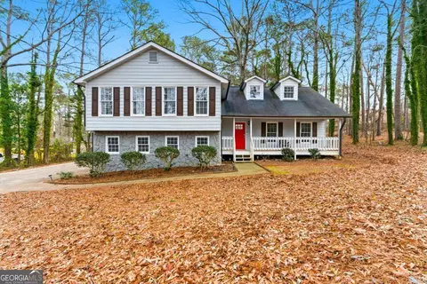 11846 Pine Needle Ln, Hampton, GA 30228