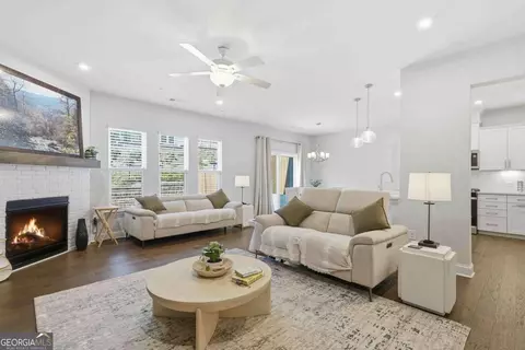 350 Watson Ave, Woodstock, GA 30189