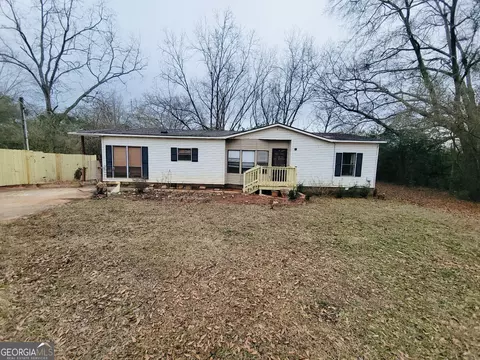 3241 Crest Hwy, Thomaston, GA 30286