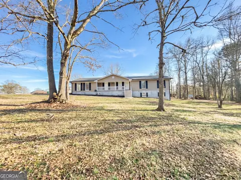 32 Banks St, Maysville, GA 30558