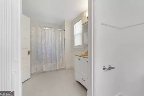 Bath - 514 Covington St, Jackson, GA 30233 photo 7 of 7