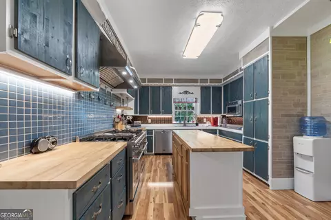 Kitchen - 514 Covington St, Jackson, GA 30233 photo 4 of 4