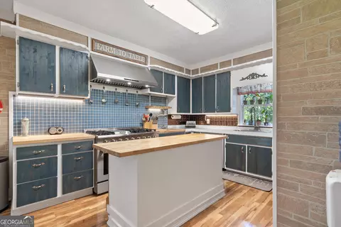 Kitchen - 514 Covington St, Jackson, GA 30233 photo 1 of 4