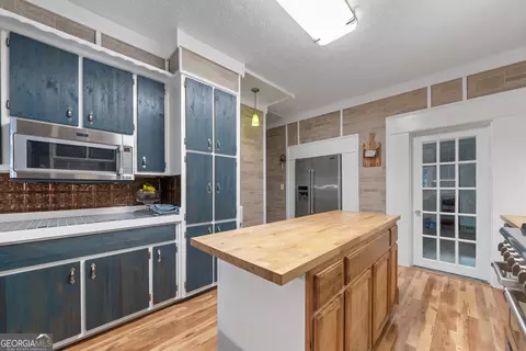 Kitchen - 514 Covington St, Jackson, GA 30233 photo 3 of 4