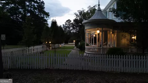 Exterior - 514 Covington St, Jackson, GA 30233 photo 31 of 36