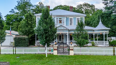 514 Covington St, Jackson, GA 30233