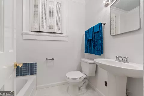Bath - 514 Covington St, Jackson, GA 30233 photo 2 of 7