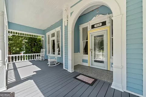 Exterior - 514 Covington St, Jackson, GA 30233 photo 5 of 36