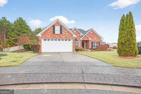 621 Berta Ct, Loganville, GA 30052