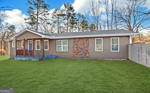 297 E Leatherwood Rd, Toccoa, GA 30577