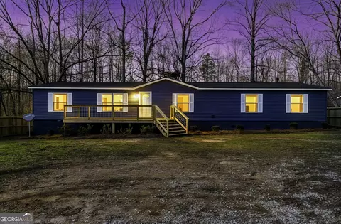 90 Oak Ridge Dr, Carrollton, GA 30116