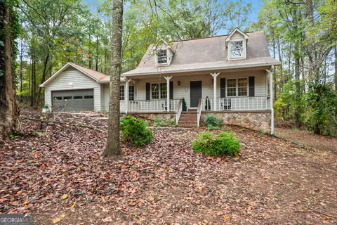 165 Fox Hunt Ct, Fayetteville, GA 30214