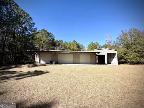 114 Ohoopee Rd, Adrian, GA 31002