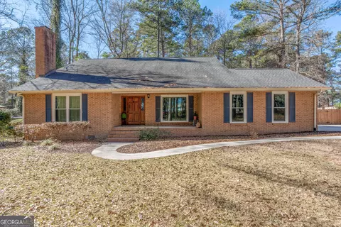 69 Club Forest Dr, Tennille, GA 31089