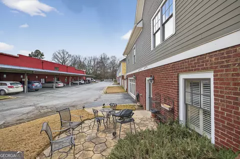 Exterior - 334 N Second St, Madison, GA 30650 photo 6 of 8