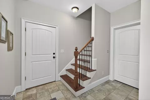 Entry Way - 334 N Second St, Madison, GA 30650 photo 9 of 10