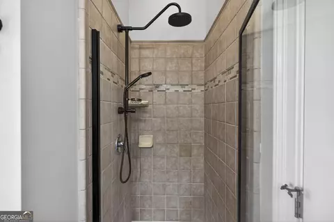 Bath - 334 N Second St, Madison, GA 30650 photo 6 of 8