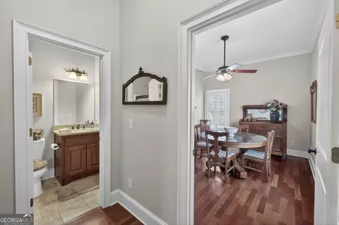 Entry Way - 334 N Second St, Madison, GA 30650 photo 4 of 10