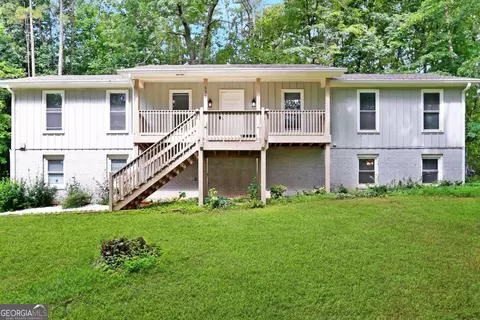 537 Raven Springs Trl, Stone Mountain, GA 30087