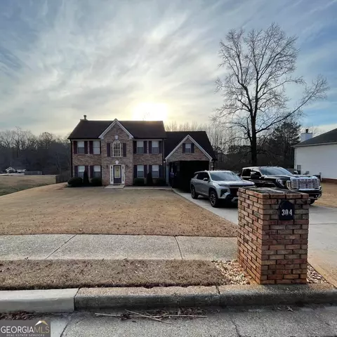 304 Waterfront Dr, Mcdonough, GA 30253