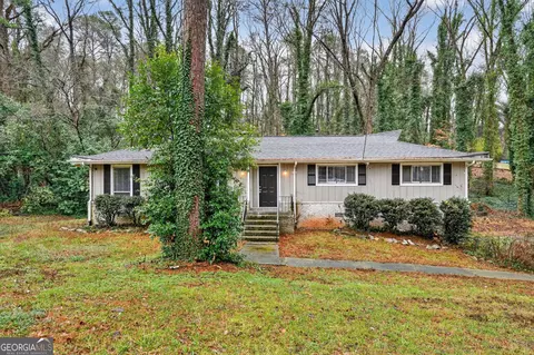 418 Colchester Dr, Stone Mountain, GA 30088