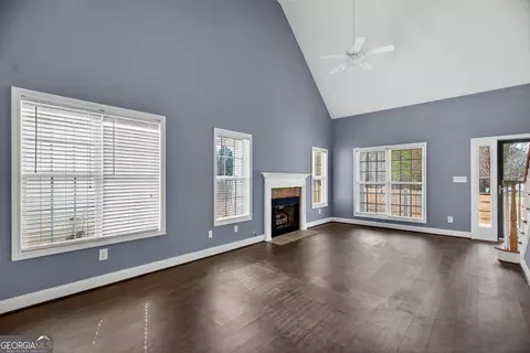 Living - 107 Waters Edge Dr, Lagrange, GA 30240 photo 1 of 4