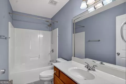 Bath - 107 Waters Edge Dr, Lagrange, GA 30240 photo 4 of 4