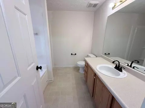 Bath - 1903 Elm Park Dr, Hampton, GA 30228 photo 3 of 4
