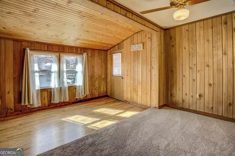 Living - 162 Collins Rd, Jackson, GA 30233 photo 6 of 7