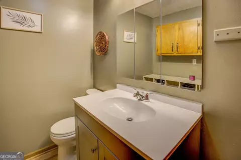 Bath - 162 Collins Rd, Jackson, GA 30233 photo 1 of 5