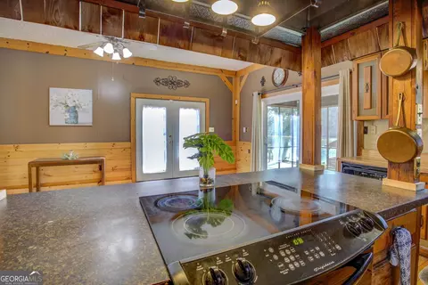 Kitchen - 162 Collins Rd, Jackson, GA 30233 photo 4 of 8