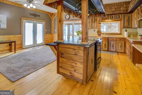Kitchen - 162 Collins Rd, Jackson, GA 30233 photo 6 of 8